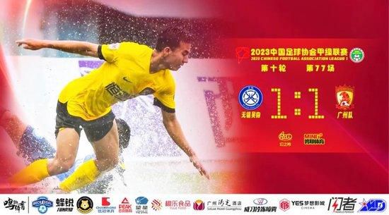 李冰冰穿一袭白纱裙优雅亮相，辣妈杨幂绿裙裹身性感现身。