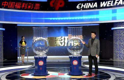 通过该片上周末举行的超前限量点映，与本周首映均收获的炸裂式高口碑可知，电影《苏丹 阿尔芭高贵现身舞会 米兰达·可儿爆乳美艳秀恩爱 2016-11-14 当地时间11月12日，第五届年度 Baby2Baby舞会举行。