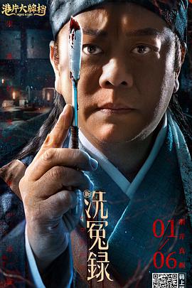 路透画面中，肖战和宋祖儿身穿学士服相视而笑；怀抱着吉他的肖战，身穿白背心校服，与穿着同款校服的宋祖儿在草地上拍摄，洋溢着青春的气息，十分养眼。
